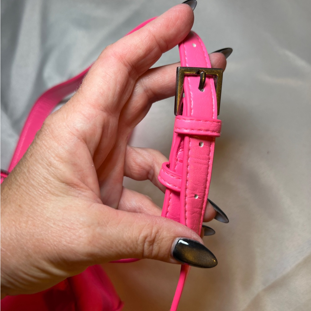 Universal Thread NWT Vibrant Pink Crossbody Bag - Picture 5 of 9
